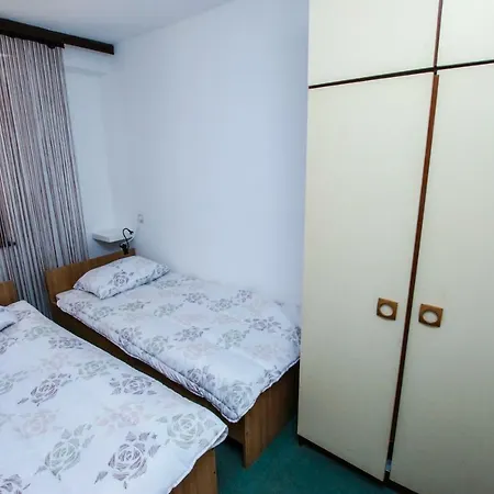 Apartment Rona Gradina - In The Green